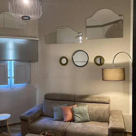 Apartment - 2 Mins From The