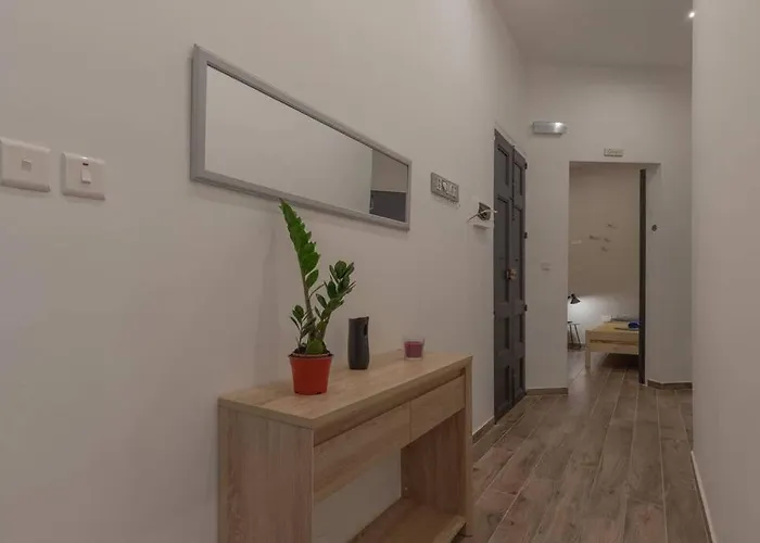 Apartment - 2 Mins From The *