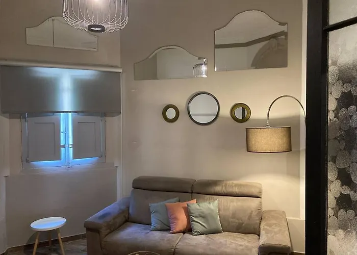 Apartment - 2 Mins From The