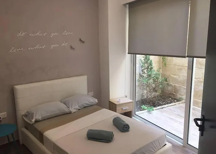 Apartment - 2 Mins From The *