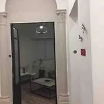 - 2 Mins From The Appartement