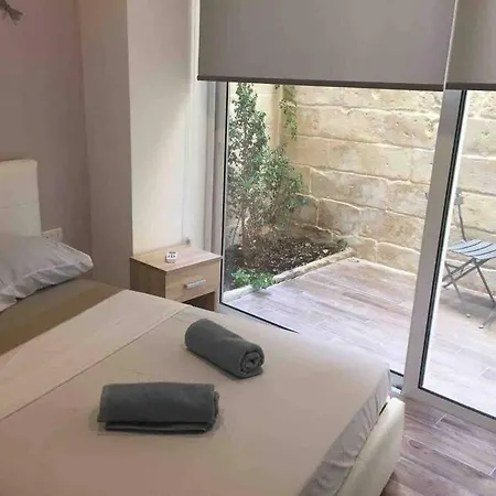 Appartement - 2 Mins From The